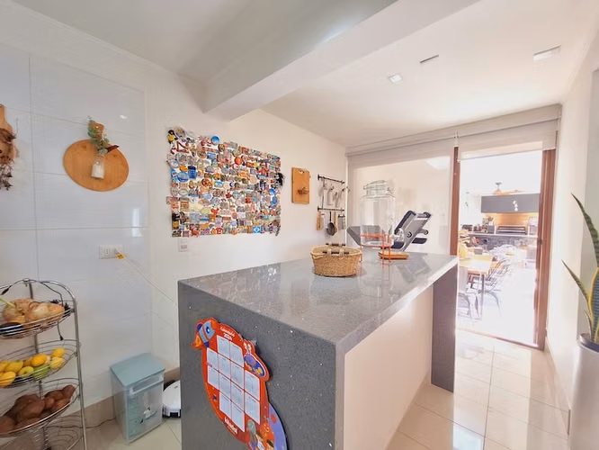 HERMOSA CASA FAMILIAR / EXCELENTE UBICACIÓN - Imagen 9