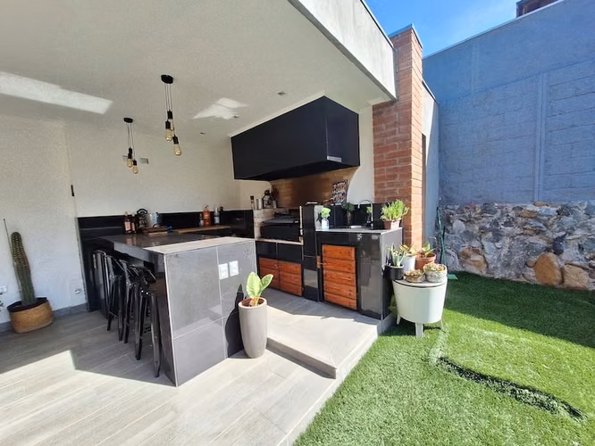 HERMOSA CASA FAMILIAR / EXCELENTE UBICACIÓN - Imagen 27