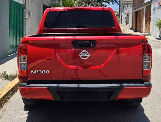 Vendo Camioneta Np300 2019 - Imagen 4