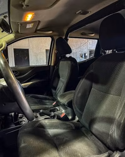 Vendo Camioneta Np300 2019 - Imagen 5