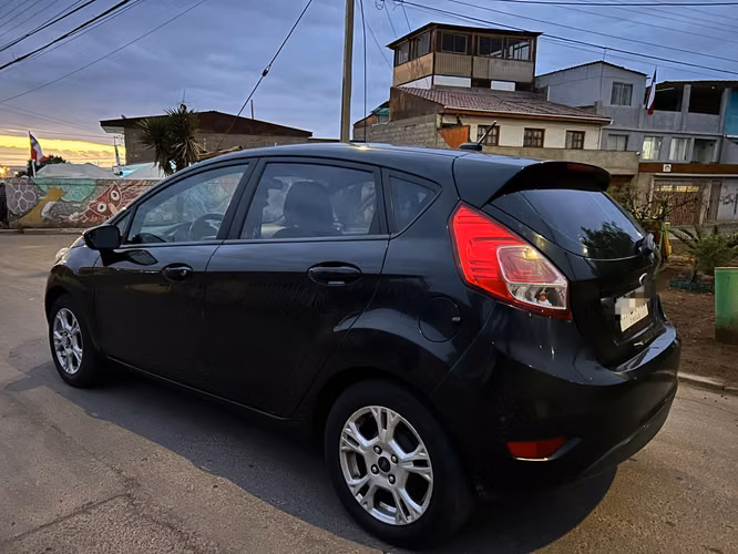 FORD FIESTA 1.6 AÑO 2016 - Imagen 3