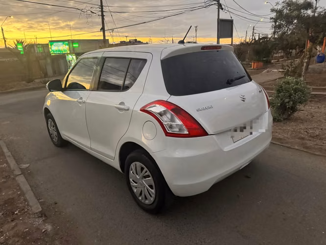 SUZUKI SWIFT 1.2 AÑO 2018 - Imagen 7
