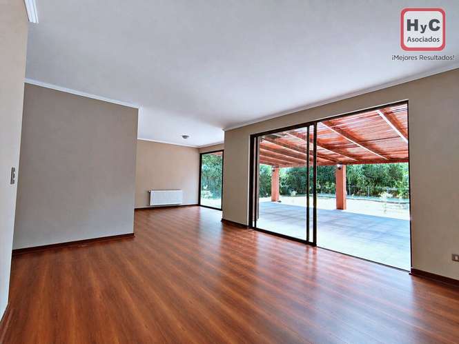 Casa 4Dorm Amplio Patio con Piscina - Imagen 7