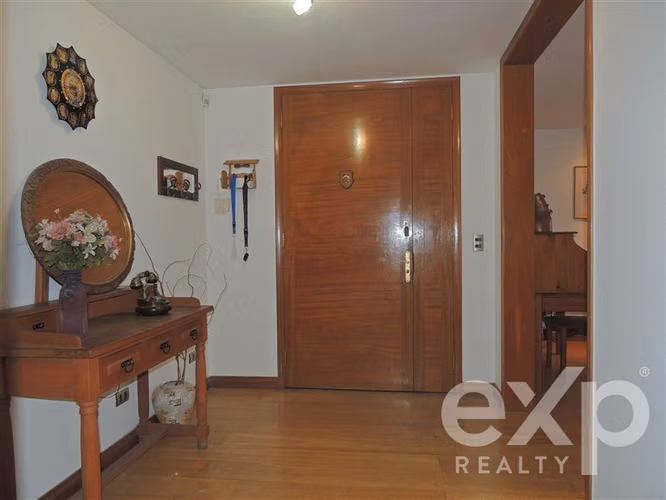 Impecable Departamento en Venta de 3 Dorm.+Servicio Vitacura - Imagen 2
