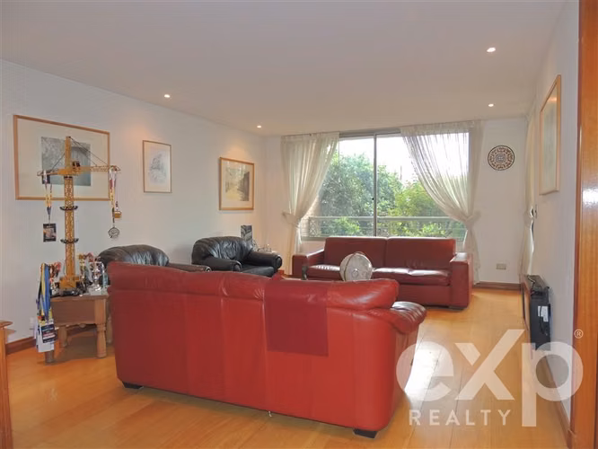 Impecable Departamento en Venta de 3 Dorm.+Servicio Vitacura - Imagen 4