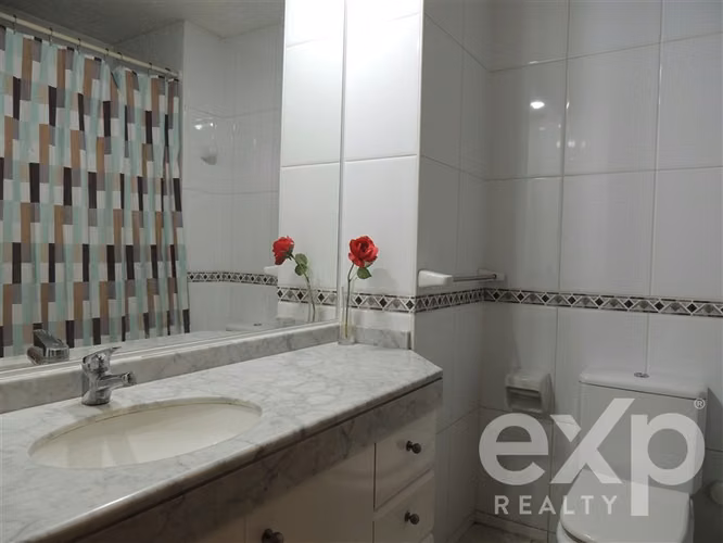 Impecable Departamento en Venta de 3 Dorm.+Servicio Vitacura - Imagen 18