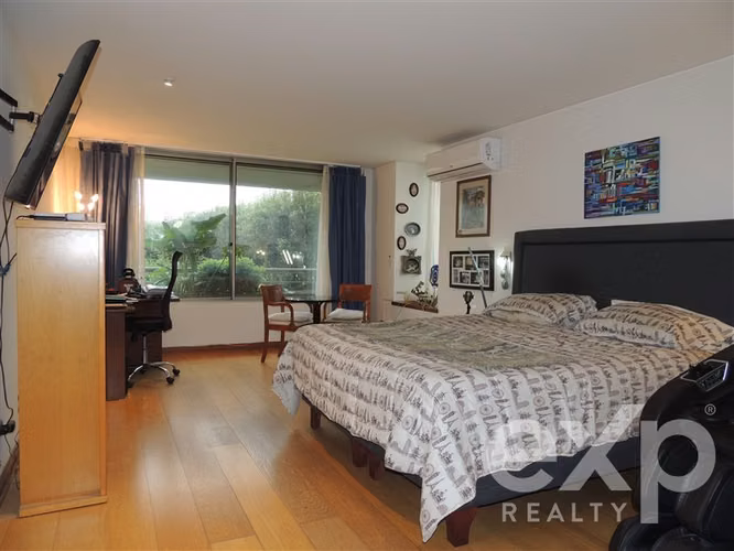 Impecable Departamento en Venta de 3 Dorm.+Servicio Vitacura - Imagen 12