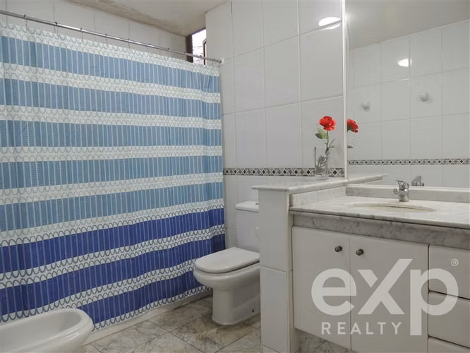 Impecable Departamento en Venta de 3 Dorm.+Servicio Vitacura - Imagen 17