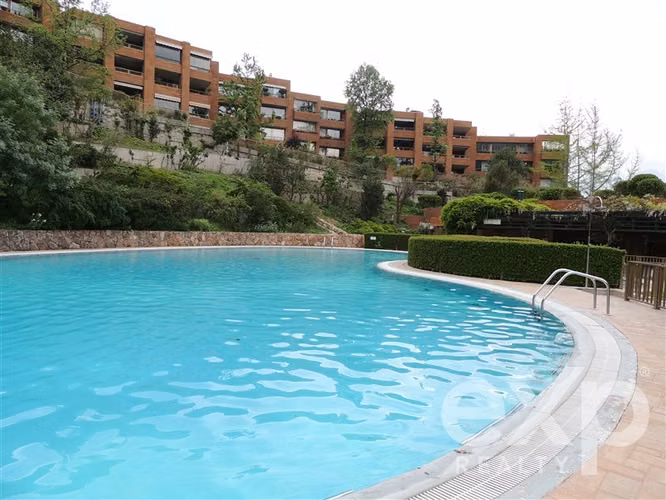 Impecable Departamento en Venta de 3 Dorm.+Servicio Vitacura