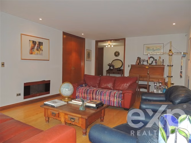 Impecable Departamento en Venta de 3 Dorm.+Servicio Vitacura - Imagen 5