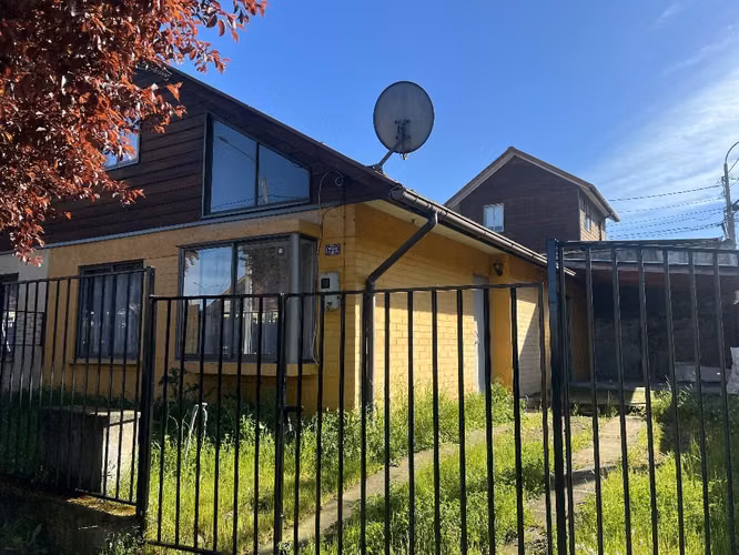 Casa en arriendo 3H 2B parque Lantsño