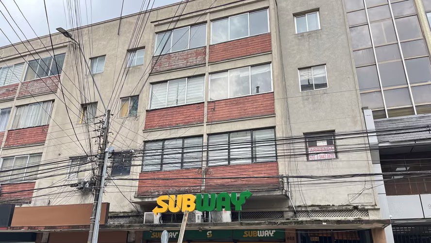 Excelente departamento en el centro de la ciudad - Imagen 2