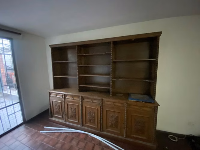 Librero de madera - Imagen 1