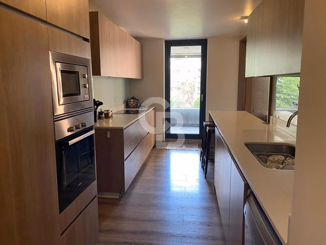 Arriendo Elegante Dpto. Las Condes, Terraza, Estac. CBG - Imagen 5