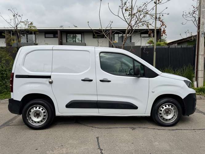 PEUGEOT PARTNER HDI PACK AA EV - 2024 | 4943 - Imagen 7