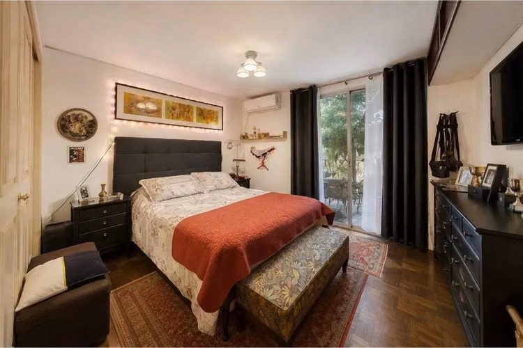 Amplia Casa 6d | 5b Con Piscina En Las Condes - Imagen 19