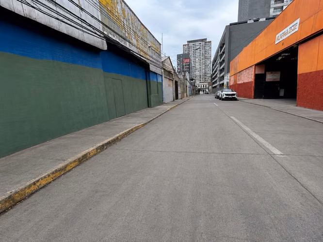 Amplio Local comercial metro Irarrazabal - Imagen 18