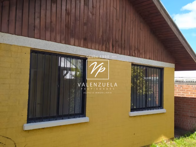 Casa de 3 Dormitorios y 2 Baños con Cocina Amoblada, Bodega y Cobertizo en Padre Las Casas