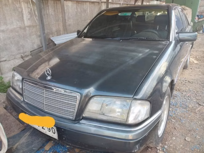 Automóvil Mercedes benz