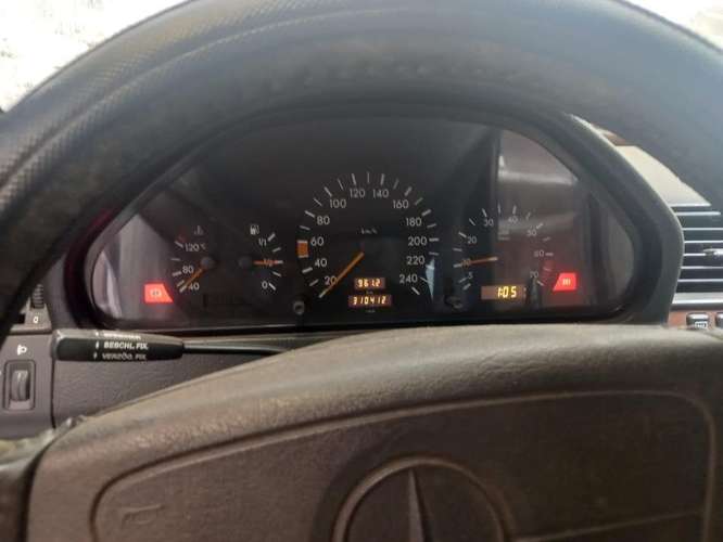Automóvil Mercedes benz