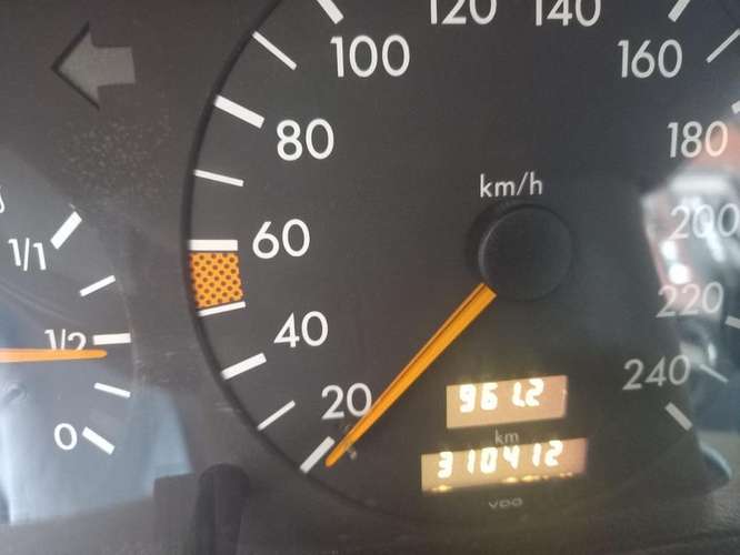 Automóvil Mercedes benz