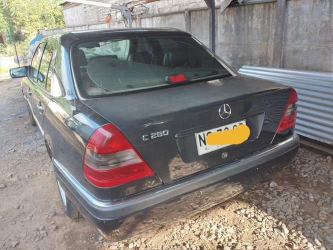 Automóvil Mercedes benz