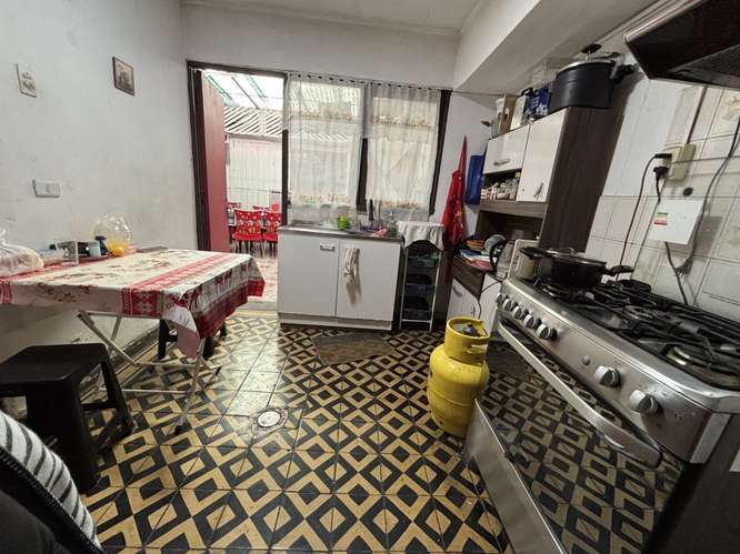 VENTA DE AMPLIA CASA ESQUINA EN ESTACIÓN CENTRAL - Imagen 7