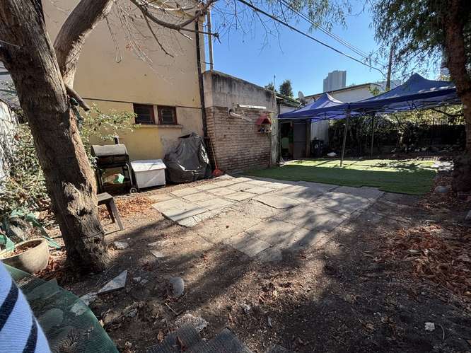 VENTA DE AMPLIA CASA ESQUINA EN ESTACIÓN CENTRAL - Imagen 17