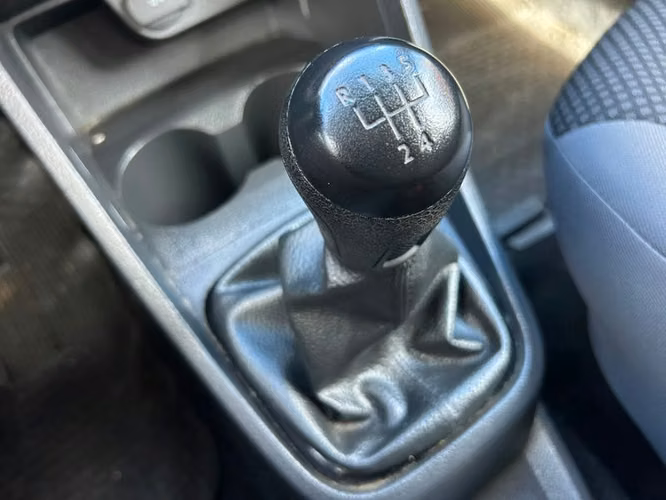 VOLKSWAGEN SAVEIRO CD 1.6 - 2022 | 4913 - Imagen 12