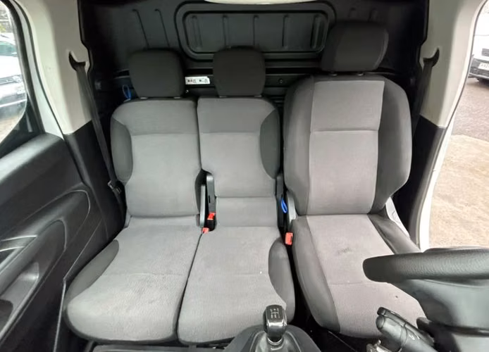 PEUGEOT PARTNER HDI 92 L1 1.6 - 2023 | 4733 - Imagen 17