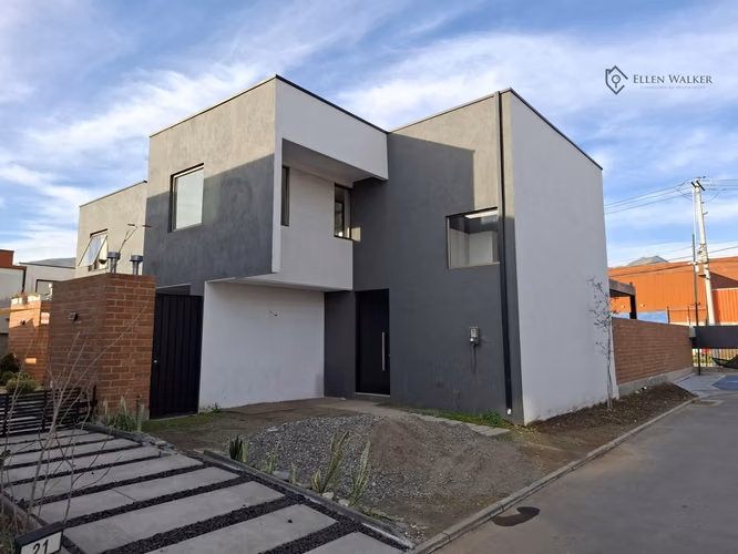 Dentro de Condominio y sólo 1 año de uso
