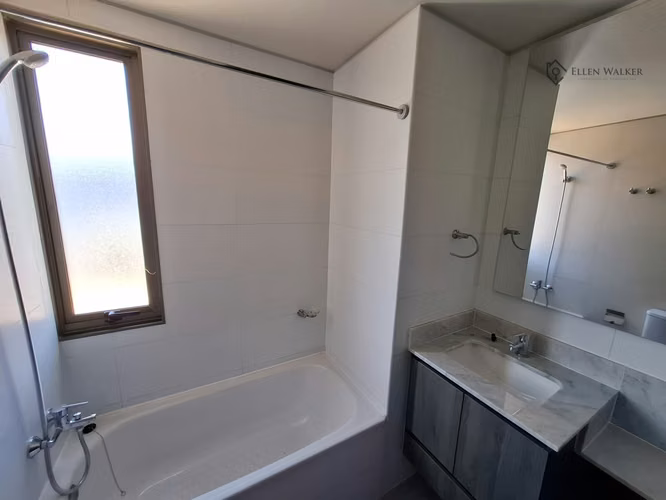 Dentro de Condominio y sólo 1 año de uso - Imagen 4