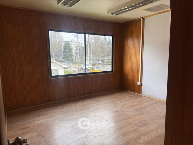 Arriendo céntrico local comercial en calle dussen