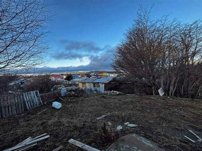 Sitio con casa en venta en Punta Arenas
