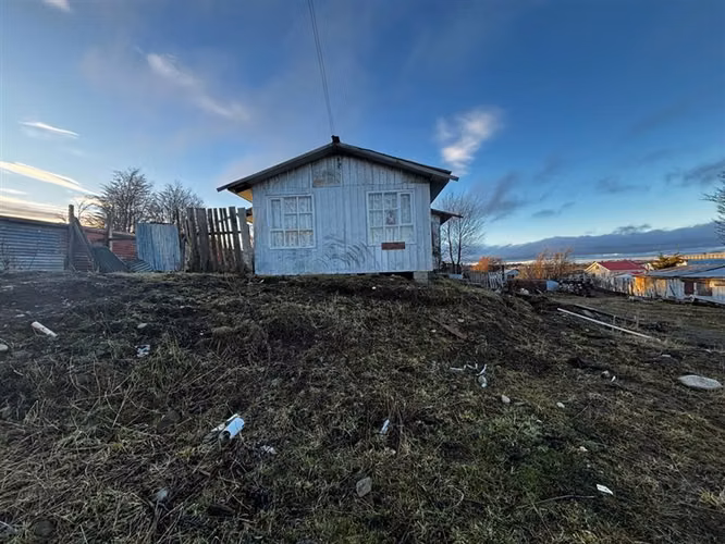 Sitio con casa en venta en Punta Arenas
