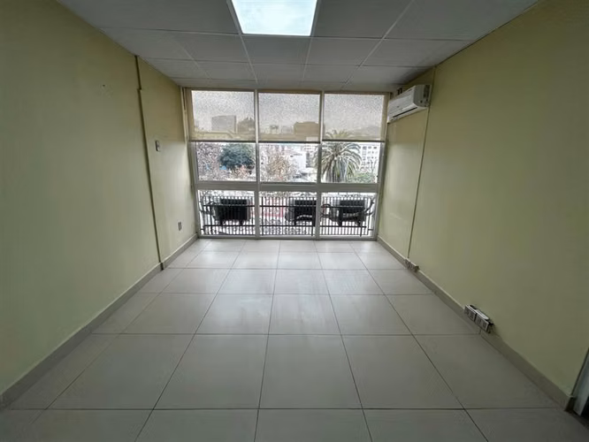 Oficina Arriendo, sin gastos comunes, a pasos Costanera C. - Imagen 8