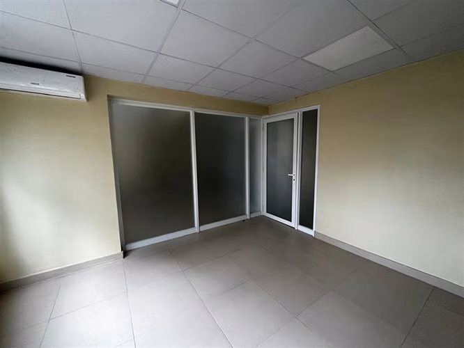 Oficina Arriendo, sin gastos comunes, a pasos Costanera C. - Imagen 7