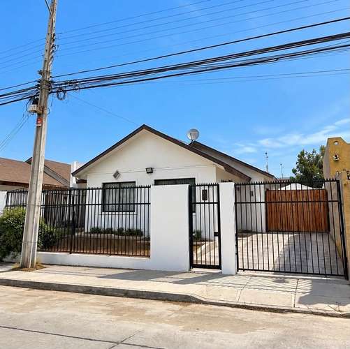 CASA EN ARRIENDO EN ROSARIO DE PEÑUELAS (30407)