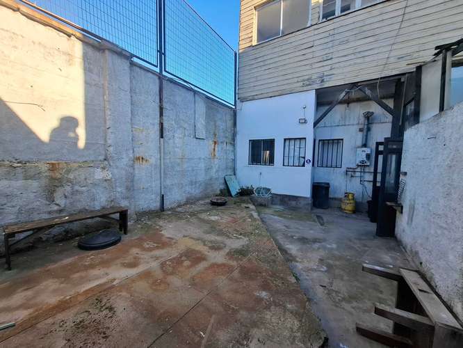 Casa a  2 cuadras de la USM, variados rubros o v (183707) - Imagen 16