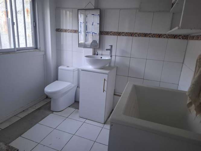 Casa a  2 cuadras de la USM, variados rubros o v (183707) - Imagen 8