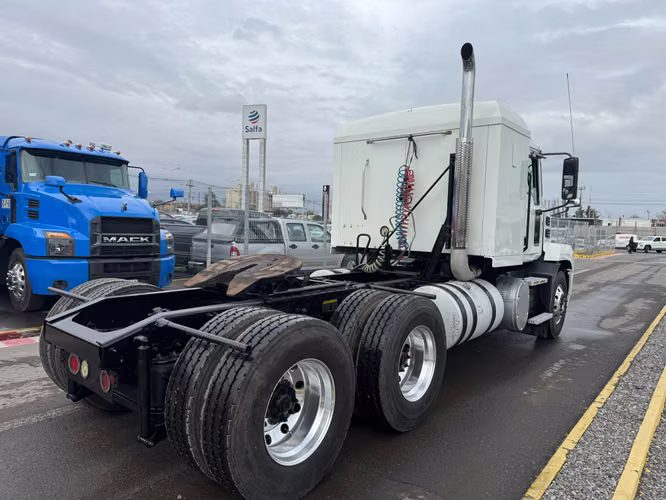 Tracto camion Mack Modelo Anthem - Imagen 7