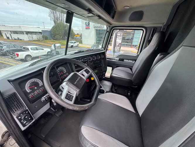 Tracto camion Mack Modelo Anthem - Imagen 10