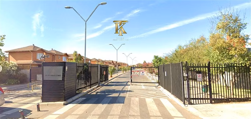 Casa en venta de 3 dorm. en Peñaflor