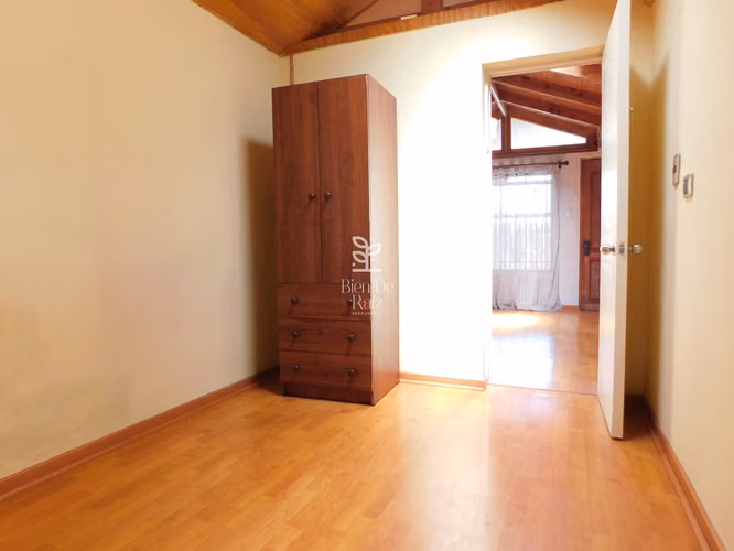 Arriendo excelente casa 4D 3B Villa Los Héroes - Imagen 7