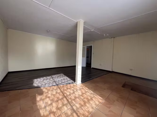 Amplia casa de madera, antigua, gran terreno. Talcahuano.