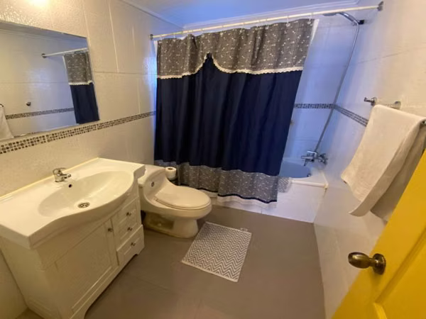 Coyahique, arriendo. Amplia y hermosa casa. 6 minutos de la plaza