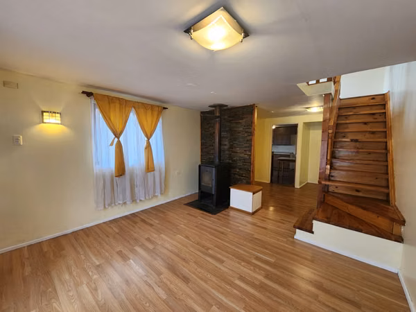 Coyahique, arriendo. Amplia y hermosa casa. 6 minutos de la plaza