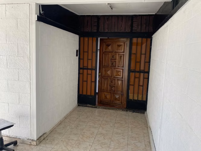 Arriendo Amplia Casa | 4D + 3B | Gran Patio y Seguridad | COVIEFI, Antofagasta