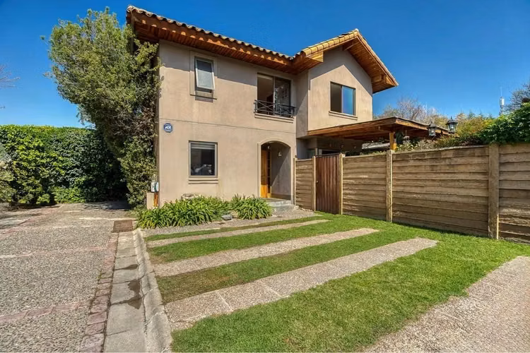 Casa Familiar En Excelente Sector  De La Reina - Imagen 2
