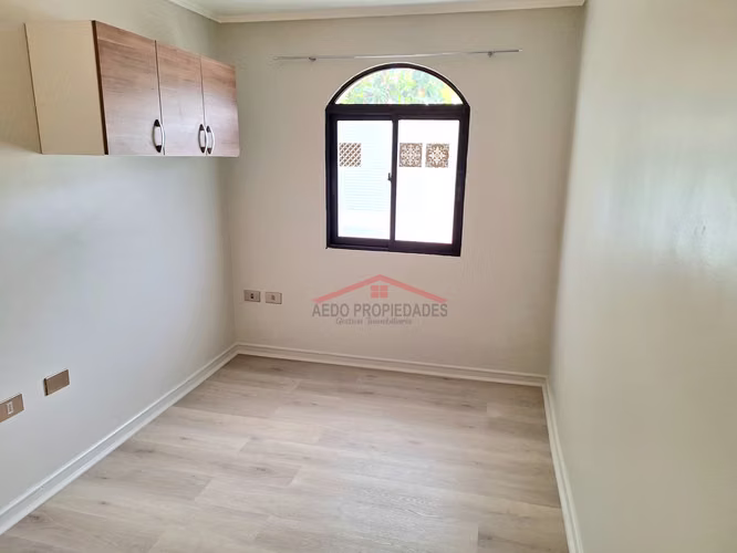 Se Arrienda Lindo Departamento, calle Ohiggins en Céntrico Edificio, Ciudad de Quillota.
